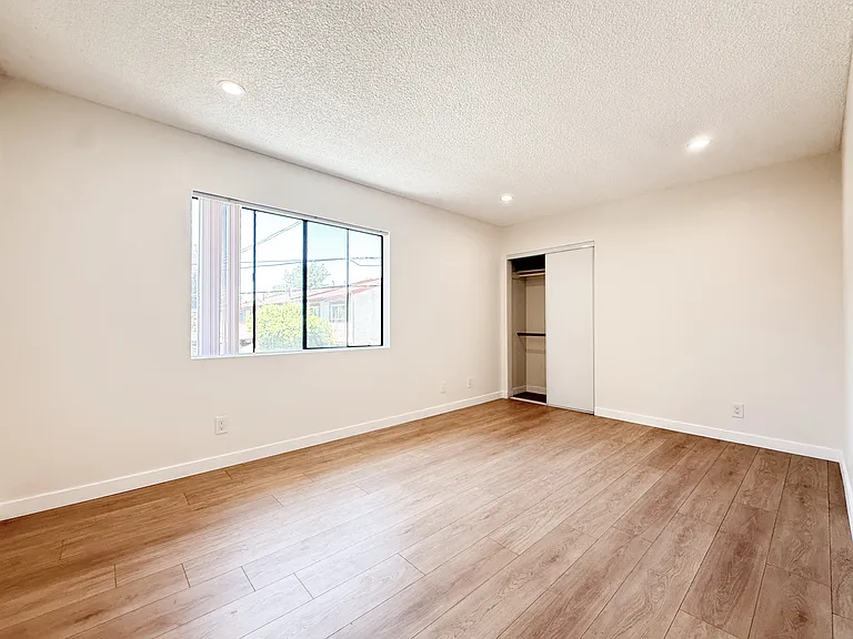 517 Fischer St #5 — Photo 8