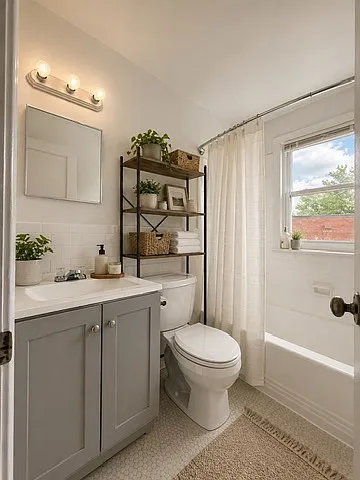 2425 E St NE #4 — Photo 3