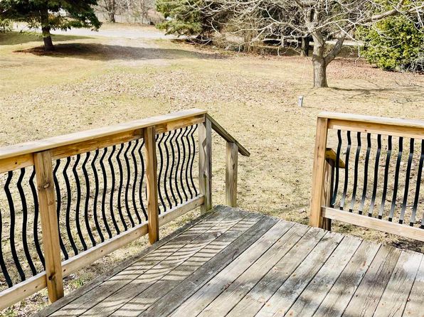 1190 Memory Ln, Frankfort, MI 49635