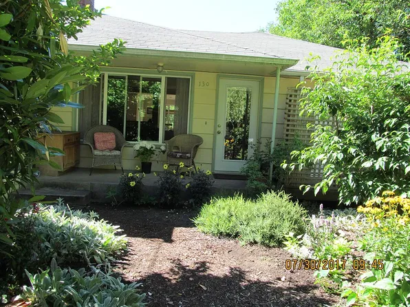 130 McClure Ln, Eugene, OR 97404