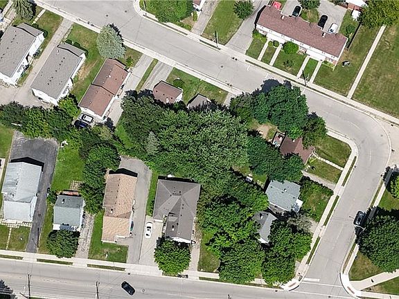 3rd image of 262 Hazel St