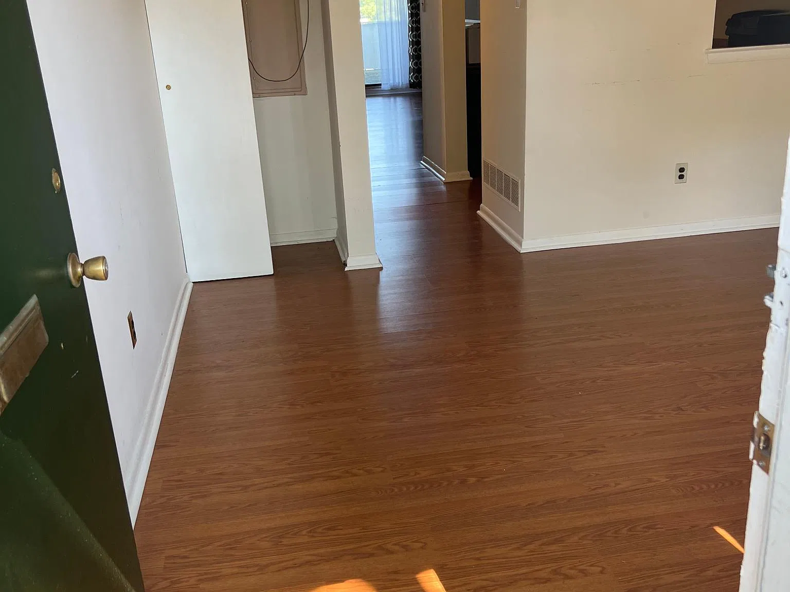 2 bed, 1.5 bath, 2148 sqft, $1,950 — Photo 3