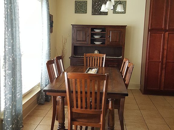 2nd image of 10460 Oakmount Dr