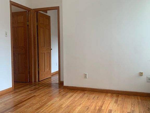 3rd image of 540 E 14th St #32
