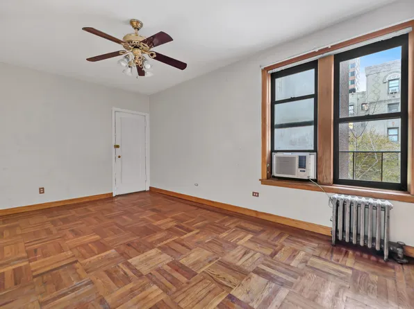 828 Gerard Avenue image 4 of 9