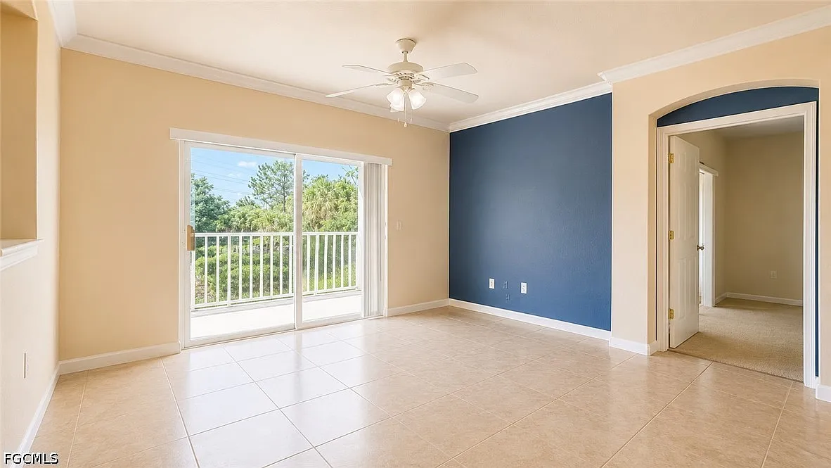3 bed, 2.0 bath, 1394 sqft, $2,000 — Photo 3