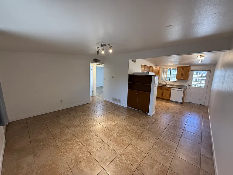 1601 N Park Ave #1 — Photo 9