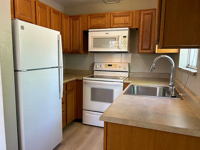 301 Peterson St #211 — Photo 2