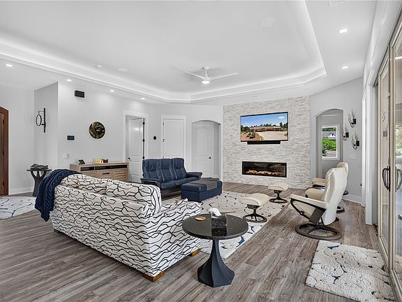 4th image of 843 Little Bay Ln