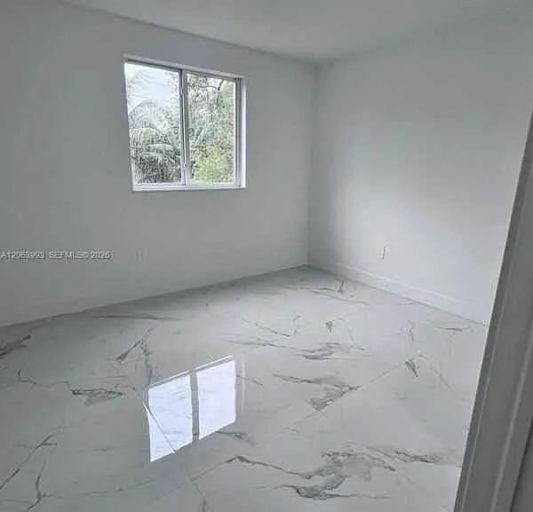 2100 NW 102nd St — Photo 16