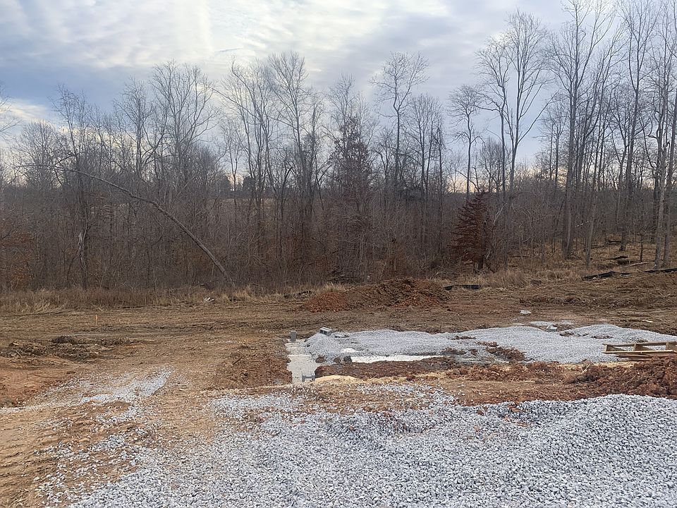 1st image of 159 Camelot Dr