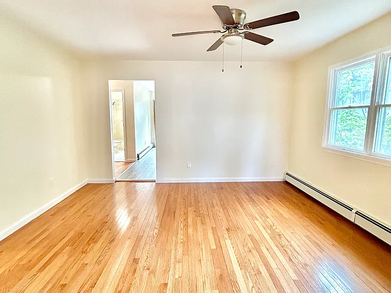 164 Rossiter Ave #1 — Photo 5