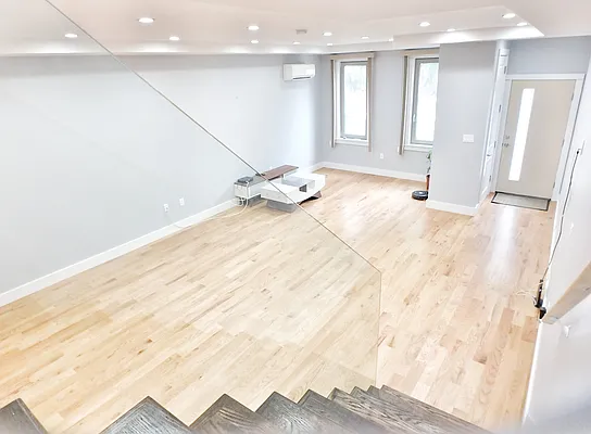 Rented by MAC Realty NY | media 19