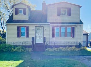 86 Cabot Rd, Rochester, NY 14626