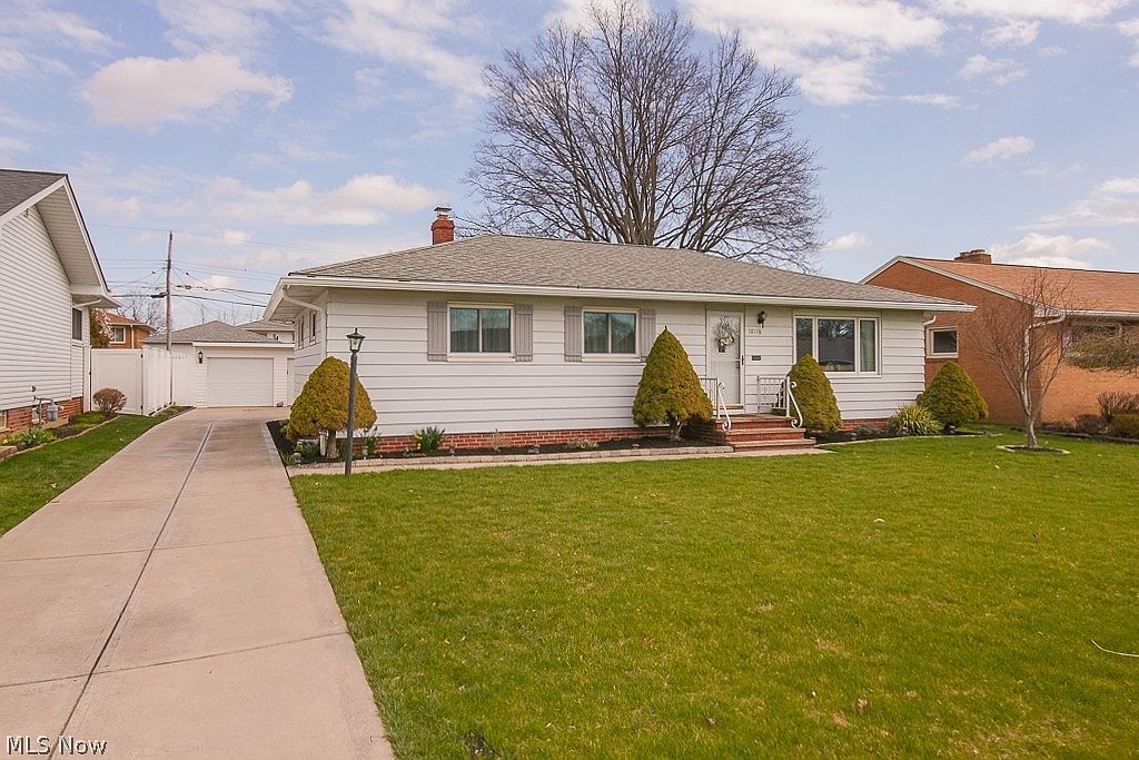 10116 Tracy Trl, Parma, OH 44130 Zillow