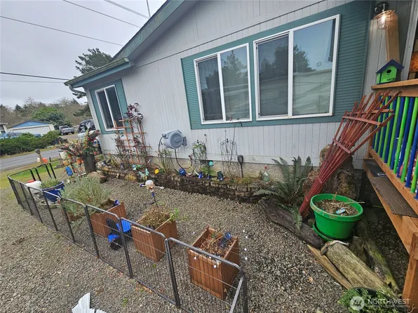 13201 Pacific Highway, Long Beach, WA 98631