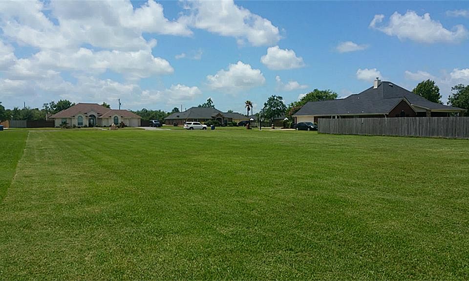 1st image of 656 Westwood Cir