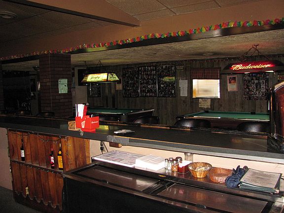 5th image of 325 W Main St