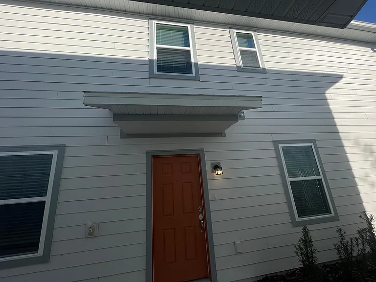 4654 Green Palm Ln — Photo 2