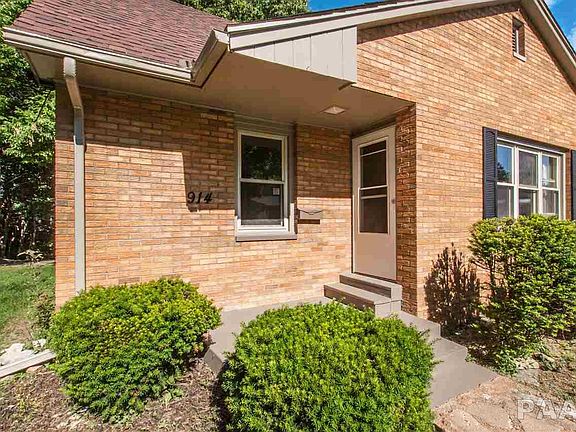2nd image of 914 W Eleanor Pl