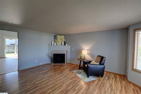 3rd image of 9616 Palomino Dr