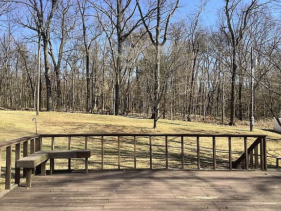 5th image of 204 Clearview Acres Dr