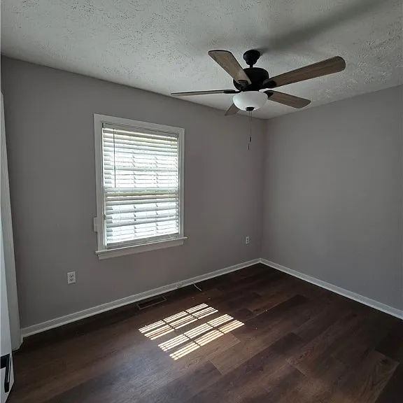 419 Airycrest Dr — Photo 19