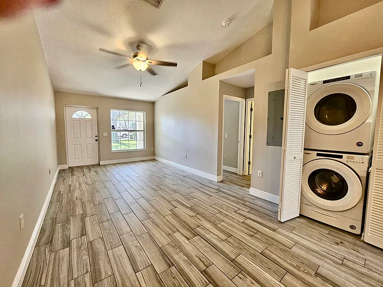 602 S Grand Hwy — Photo 3