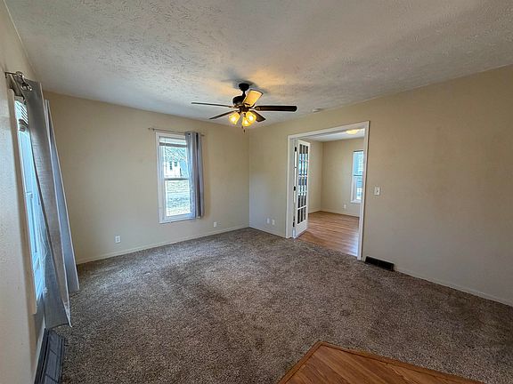 2nd image of 801 S 4th St