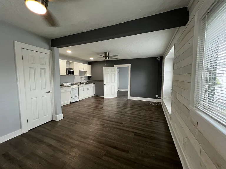 329 N K St #4 — Photo 6