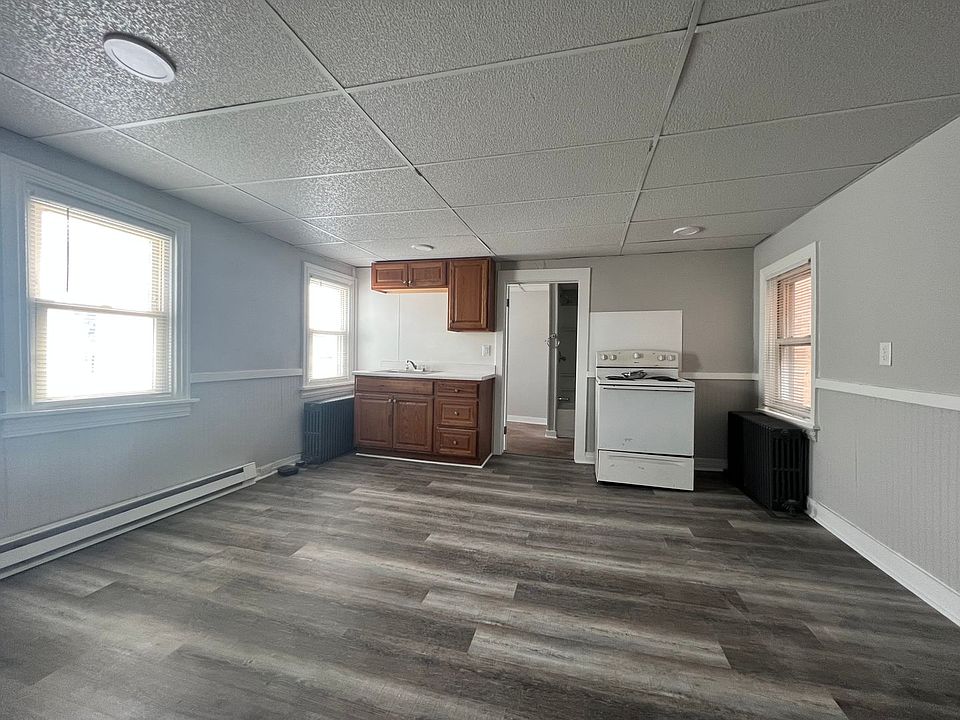 1st image of 207-209 S 9th St APT 207-3