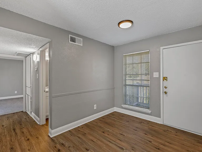 Flats at Brentwood — Photo 13