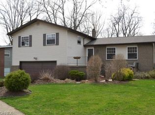 338 Woodlawn Reserve Rd, Akron, OH 44305