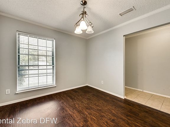 5th image of 1628 Roundrock Trl