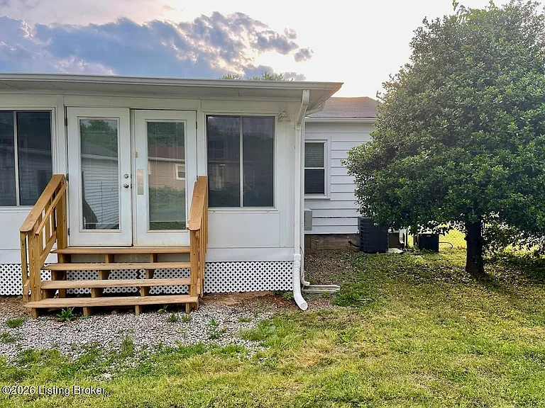9207 Fenmore Ave — Photo 21
