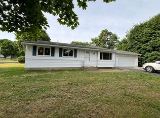 367 Sandalwood Dr, Rochester, NY 14616
