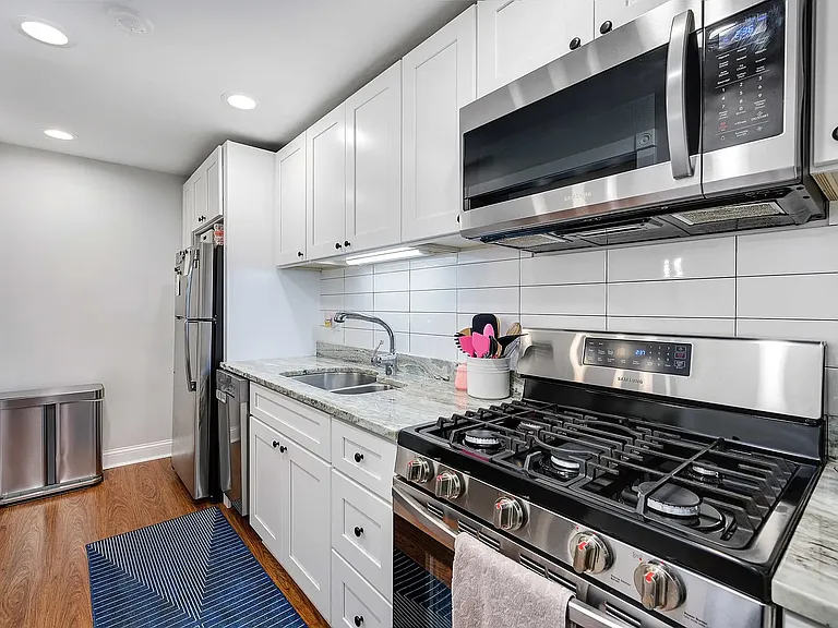 15 E Goethe St #1 — Photo 10