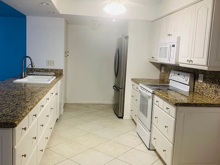 950 Egret Cir #5304 — Photo 3