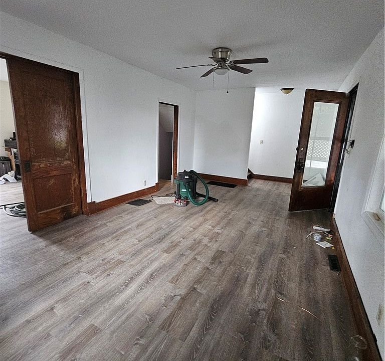 2nd image of 803 Akin Ct SW