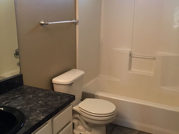 5th image of 1559 N Heritage Ave