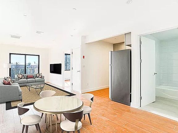 4th image of 1223 Putman Ave #3H