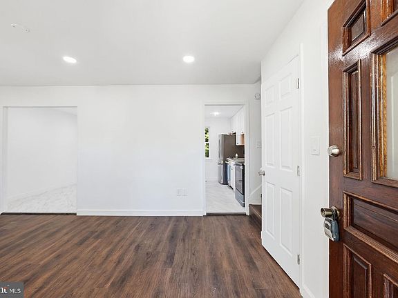 4th image of 7251 Strawberry Pl