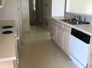 378 S Memorial St APT 104, Riesel, TX 76682