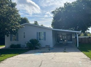 35 Cayman Cir, Umatilla, FL 32784