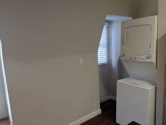 5th image of 344 Fairfax Ave APT 3