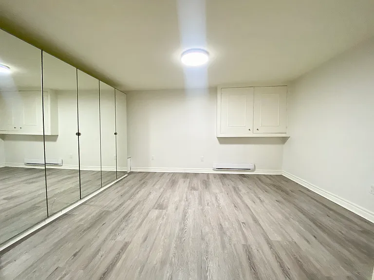 589 Annette St #BASEMENT — Photo 15