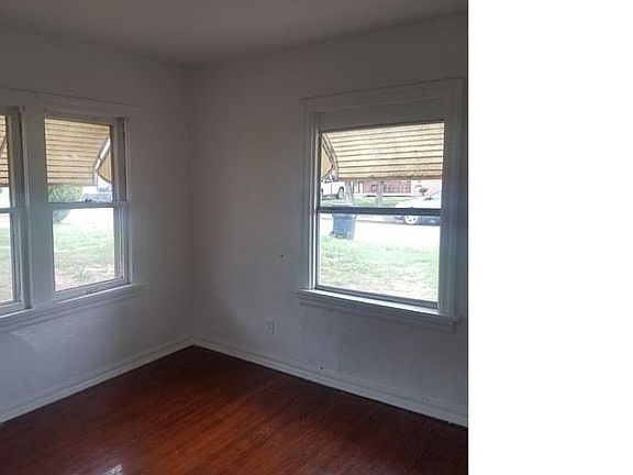 4th image of 1029 SW 31st St