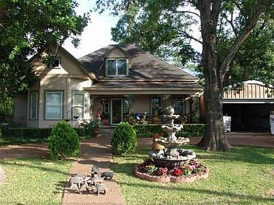 1st image of 804 E Main St