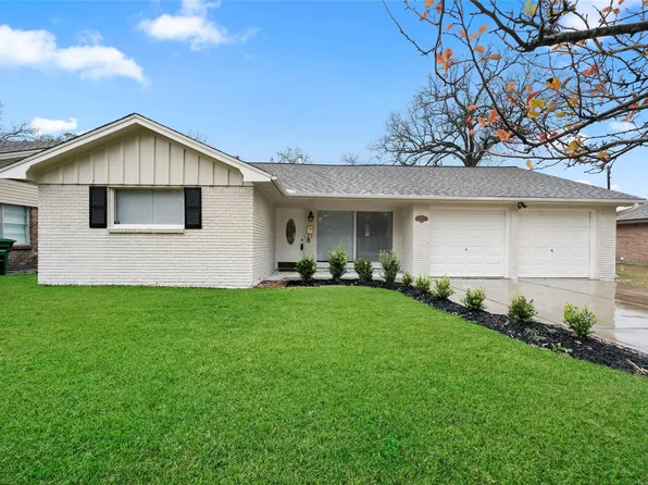 1807 Shadow Bend Dr, Houston, TX 77043