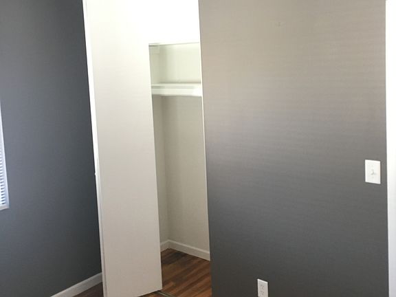 3rd image of 709 N Eddy St